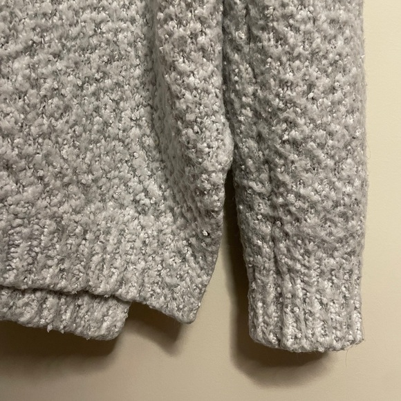 Dreamers Women's‎ Light Gray Knit Sweater size small - Picture 4 of 7